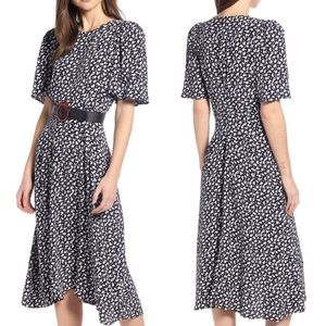 Something Navy • Strong shoulder floral midi